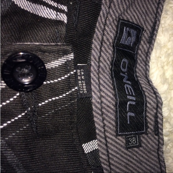 O’Neill’s | Size 38 | Plaid Mens Shorts | Excellent Condition | Golf | Surf - Picture 2 of 3